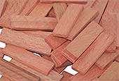 cales en bois déroulé, longueur 35 mm, largeur 10 mm, ép. 3 mm, coloris orange x 100