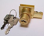 lock right / left, same key number, gold
